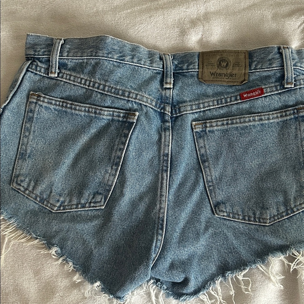 Wrangler jeans Fabulous Customized Goldfish Denim Cutoff Shorts - Picture 6 of 11